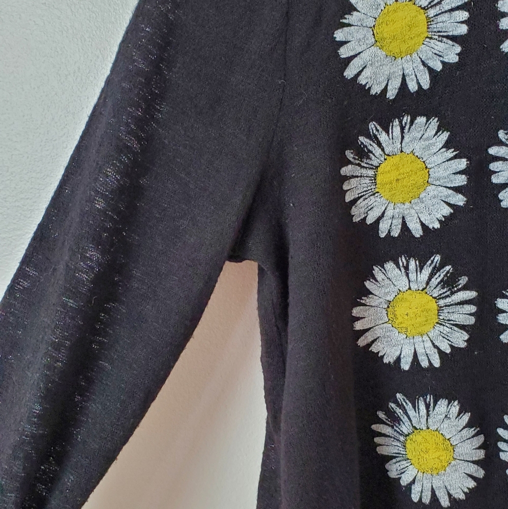 Chloe K Daisy long sleeve - Picture 6 of 7